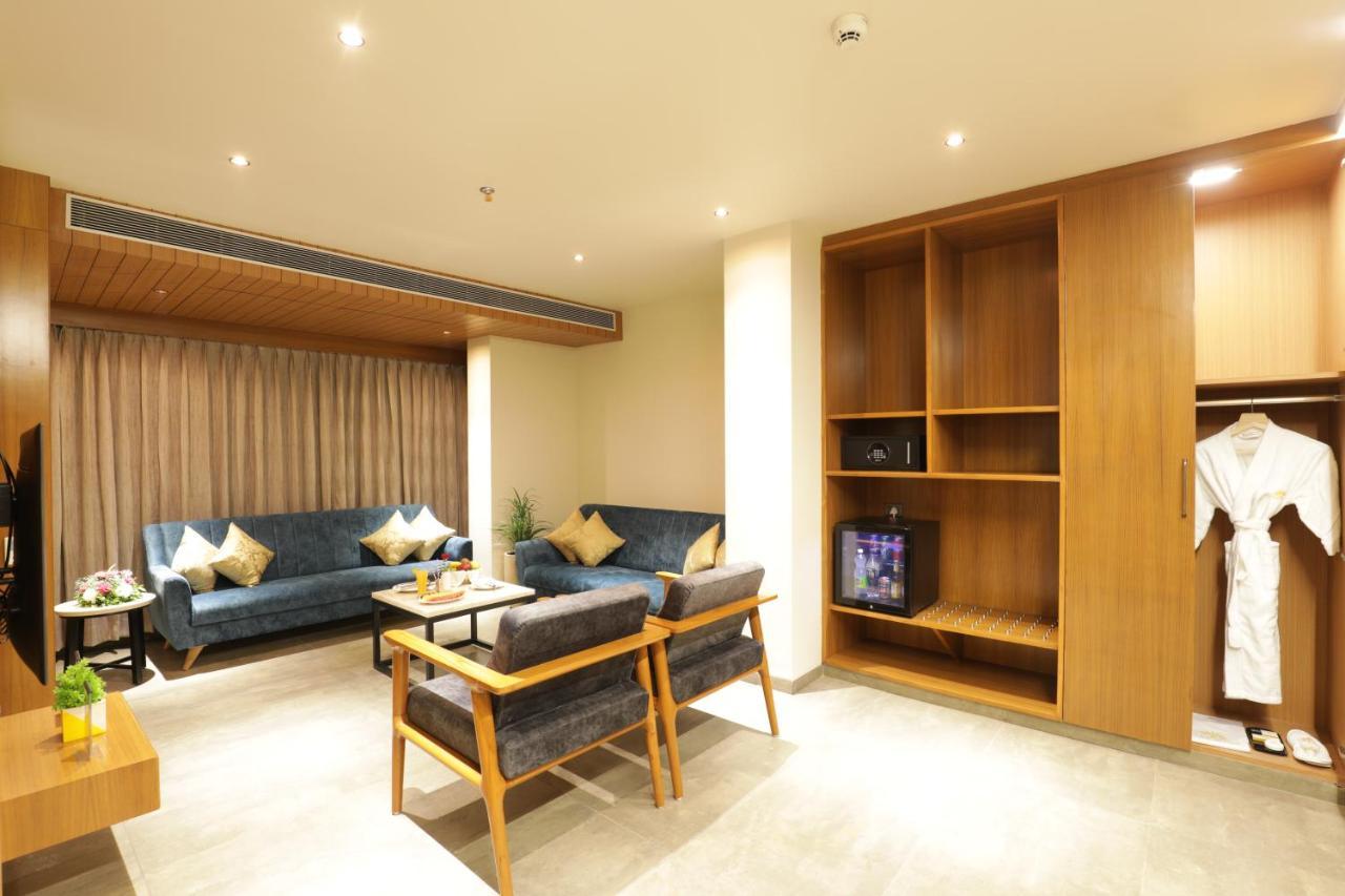 Superior King Suite,1071927637:JPEG