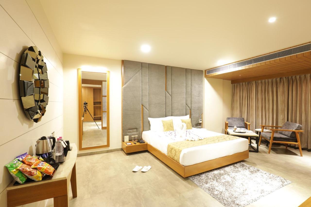 Superior King Suite