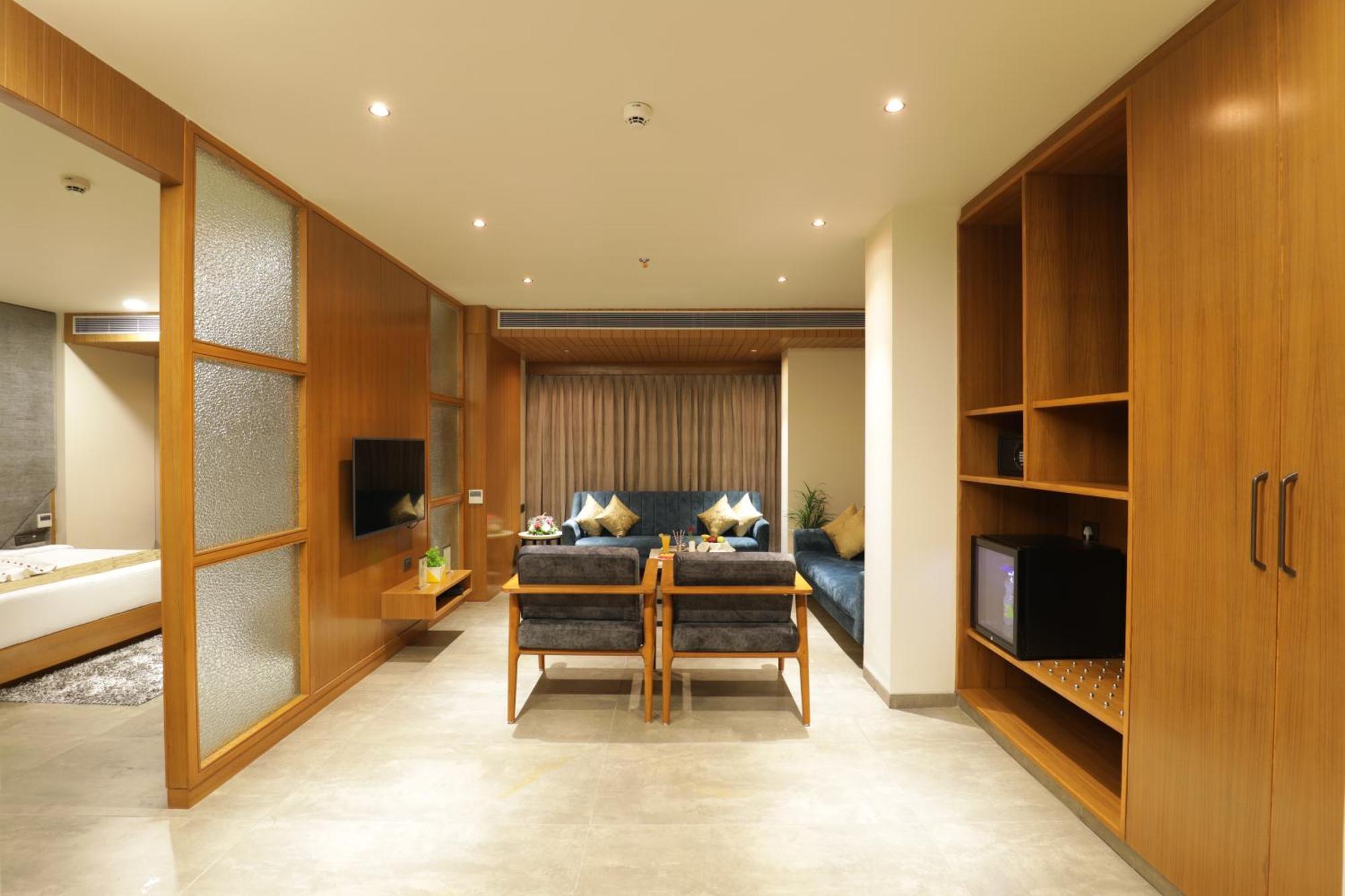 Superior King Suite