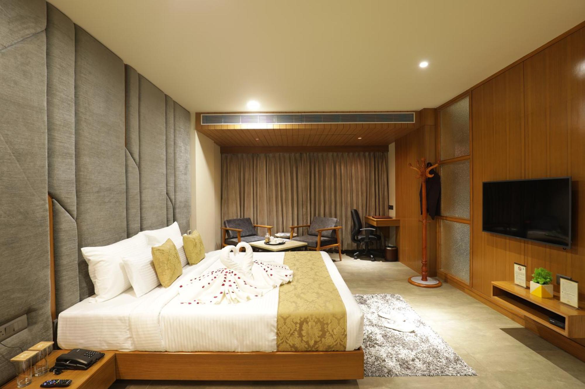 Superior King Suite